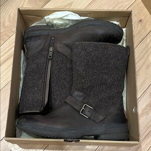 Women’s Ugg waterproof boots